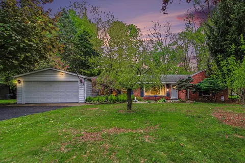 32633 6 Mile Rd, Livonia, MI 48152