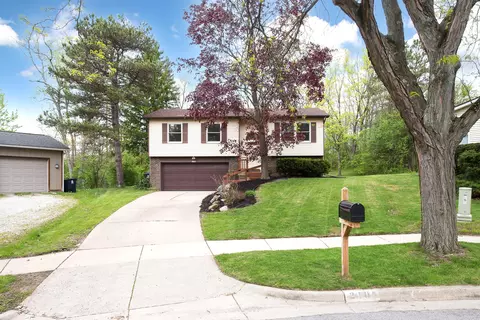 2105 Foss Ct, Ann Arbor, MI 48103