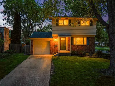683 Canterbury Dr, Saline, MI 48176