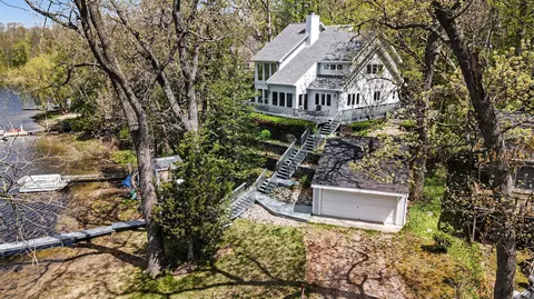 190 Island Lake Rd, Lyndon, MI 48118
