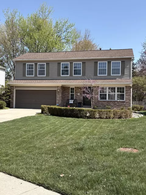 5255 Applewood Dr, Ypsilanti, MI 48197