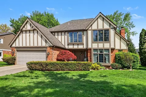 273 Eckford Dr, Troy, MI 48085