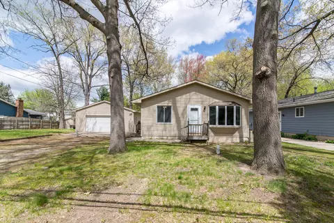 9190 Chaumont Dr, Commerce, MI 48382