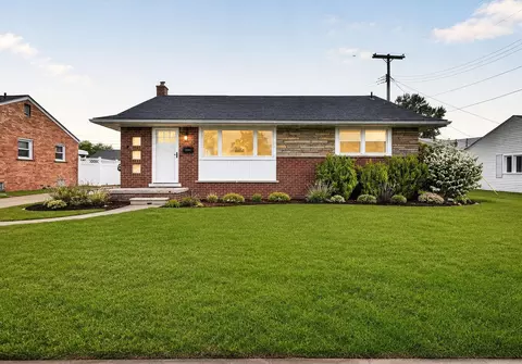6627 Elizabeth St, Garden City, MI 48135