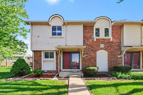 2041 W Franklin Dr, Canton, MI 48187