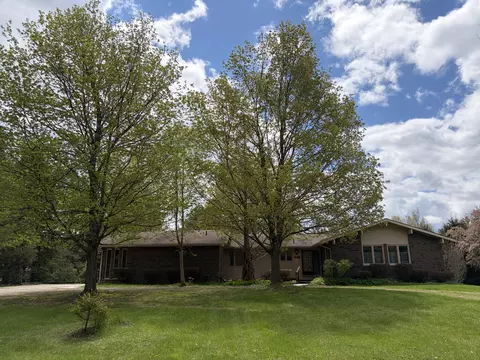 12528 Will Mill Dr, Brighton, MI 48380