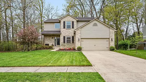 9410 Sandlewood Dr, Northfield, MI 48189