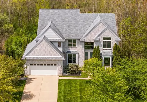 3734 Arcadia Dr, Pittsfield, MI 48108