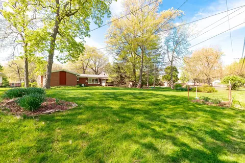 Exterior - 8480 Hampton, Grosse Ile, MI 48138 photo 4 of 8