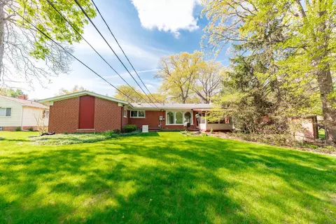 Exterior - 8480 Hampton, Grosse Ile, MI 48138 photo 6 of 8