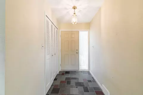 Entry Way - 8480 Hampton, Grosse Ile, MI 48138 photo 1 of 1