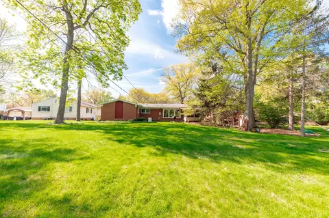 Exterior - 8480 Hampton, Grosse Ile, MI 48138 photo 5 of 8