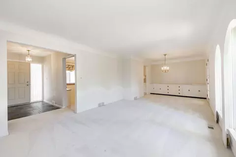 Living - 8480 Hampton, Grosse Ile, MI 48138 photo 3 of 5