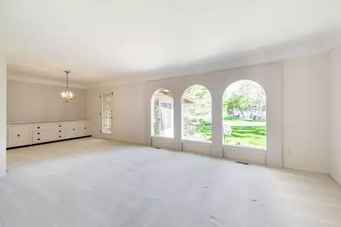 Living - 8480 Hampton, Grosse Ile, MI 48138 photo 1 of 5