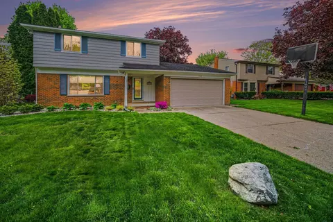 464 Springbrook Cres, Saline, MI 48176