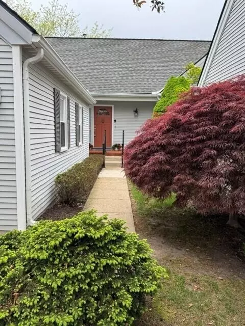 531 Heritage Dr, Ann Arbor, MI 48105