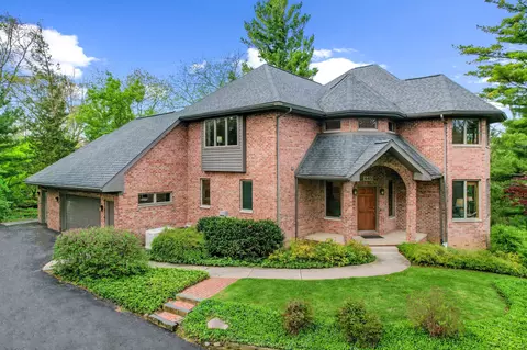 445 Huntington Dr, Ann Arbor, MI 48104