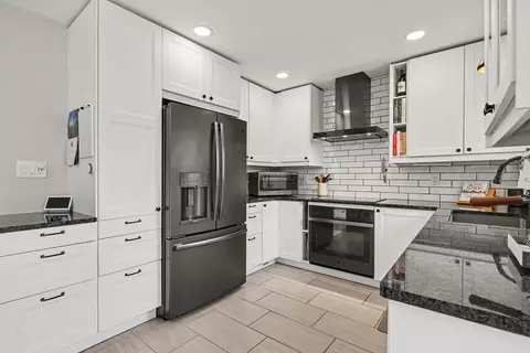 Kitchen - 3621 Eli Rd, Ann Arbor, MI 48104 photo 2 of 3