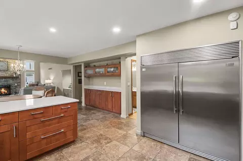 17107 Maple Hill Dr, Northville, MI 48168