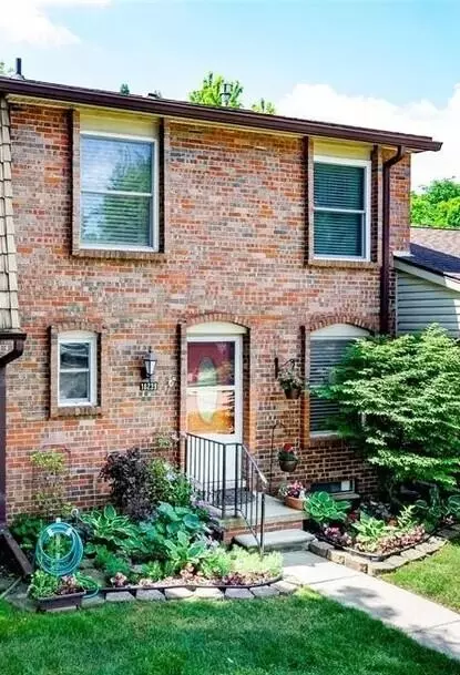 18239 Jamestown Cir, Northville, MI 48168
