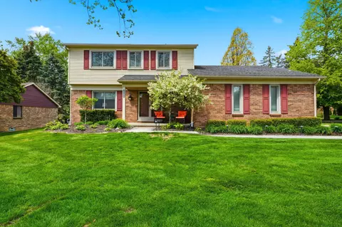 2070 Winchester Rd, Rochester Hills, MI 48307