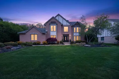 1452 Lockmoor Dr, Troy, MI 48084
