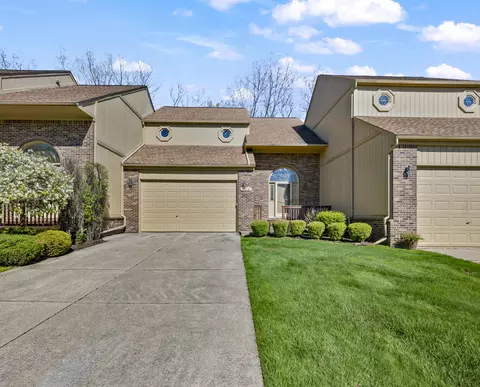 2119 Rochelle Park Dr, Rochester Hills, MI 48309
