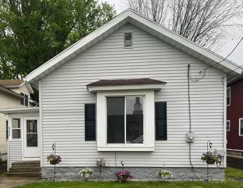 311 Quarry St, Jackson, MI 49201