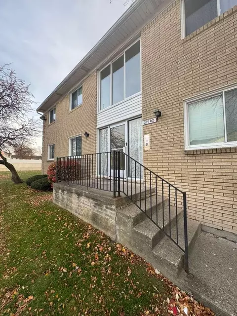 372 Aberdeen Dr UNIT RLING, Heights, MI 48312