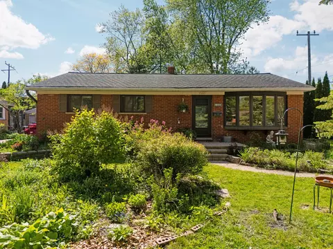 1500 Las Vegas Dr, Ann Arbor, MI 48103