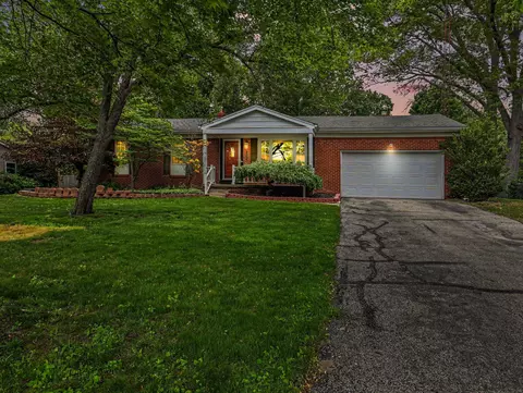 1184 Oakmont Dr, Bedford, MI 48182