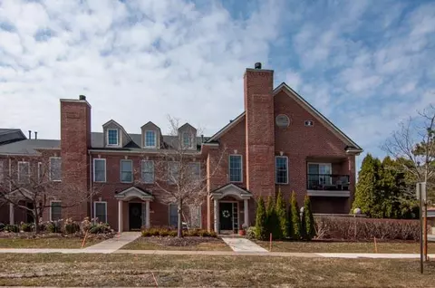 5762 Hampshire Ln, Pittsfield, MI 48197