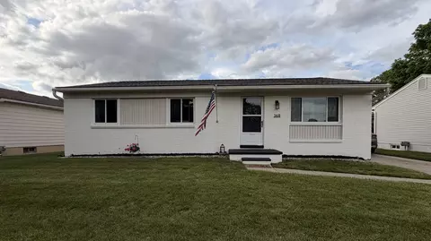 368 Cambridge Ave, South Lyon, MI 48178