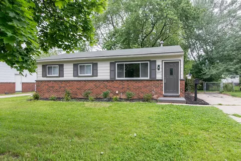 2341 Brooktree Ct, Ypsilanti, MI 48198