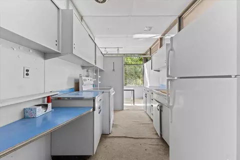 Kitchen - 3575 E Huron River Dr, Ann Arbor, MI 48104 photo 1 of 2