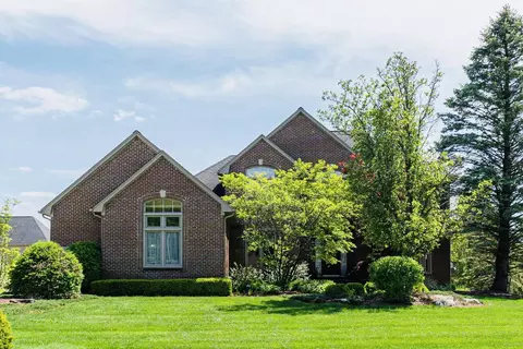 3801 Fawn Dr, Rochester, MI 48306