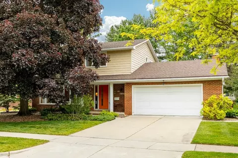 2228 Delaware Dr, Ann Arbor, MI 48103
