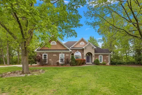 11137 Jeanette Dr, Whitmore Lake, MI 48189
