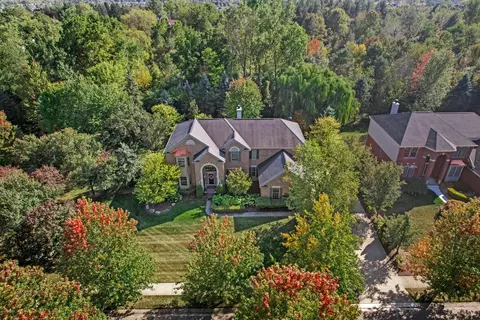 49828 Waterstone Estates Cir, Northville, MI 48168