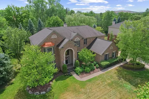 49828 Waterstone Estates Cir, Northville, MI 48168
