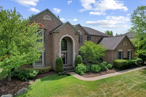 49828 Waterstone Estates Cir, Northville, MI 48168