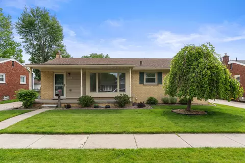 3233 Grange Rd, Trenton, MI 48183