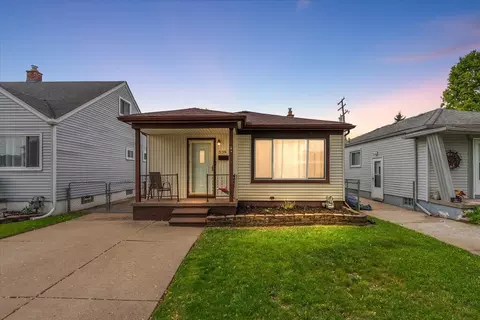539 Mayflower Ave, Lincoln Park, MI 48146