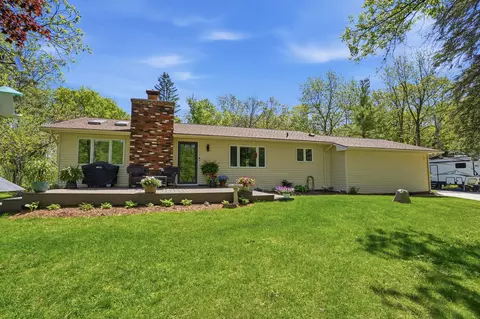 1201 Old Plank Rd, Milford, MI 48381