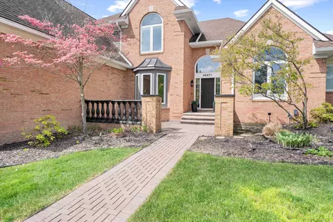 46571 Galway Dr, Novi, MI 48374