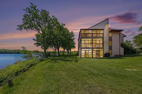 550 Cliffs Drive Unit Dr #301 C, Ypsilanti, MI 48198