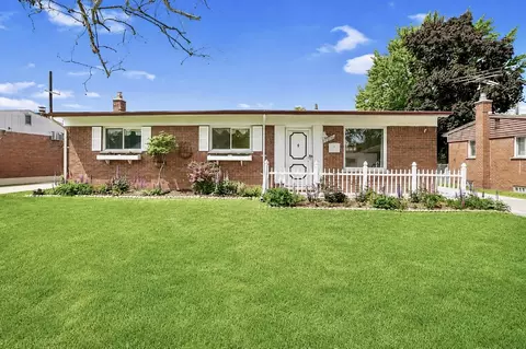 35046 Nancy St, Westland, MI 48186
