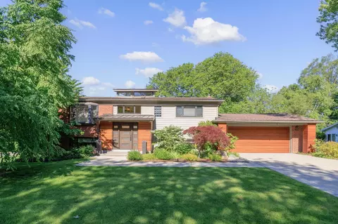 2694 Brady Dr, Bloomfield Hills, MI 48304