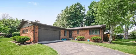 17 Sycamore Dr, Chelsea, MI 48118