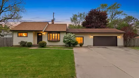 3350 Pearl Dr, Monroe, MI 48162